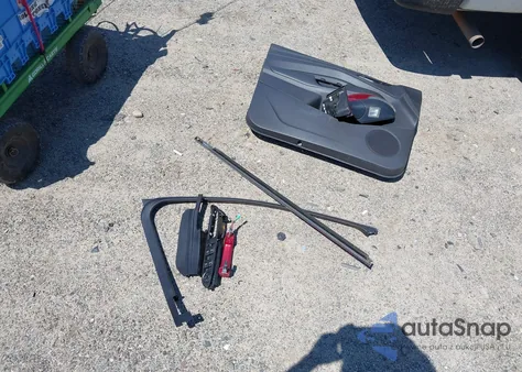 2017 Ford Escape Titanium из США, поврежденный, VIN 1FMCU9J93HUB01407